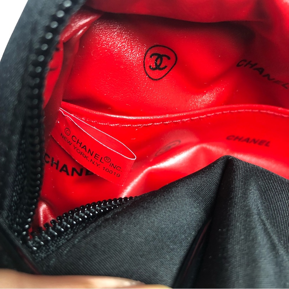 CHANEL Parfums Zipper Closure Nylon Cosmetic Bag with RED logo lining. - Picture 2 of 7